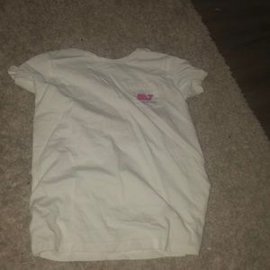 super cute vineyard vines shirt!!⭐️